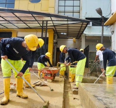 Direksi dan Relawan PLN Terjun Bantu Pemulihan Fasum Pascabencana Aceh