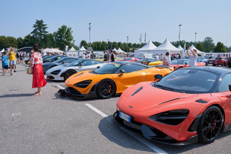 Sepuluh Deretan Supercar 2026 Siap Meluncur Asup Teknologi Futuristis Prestise