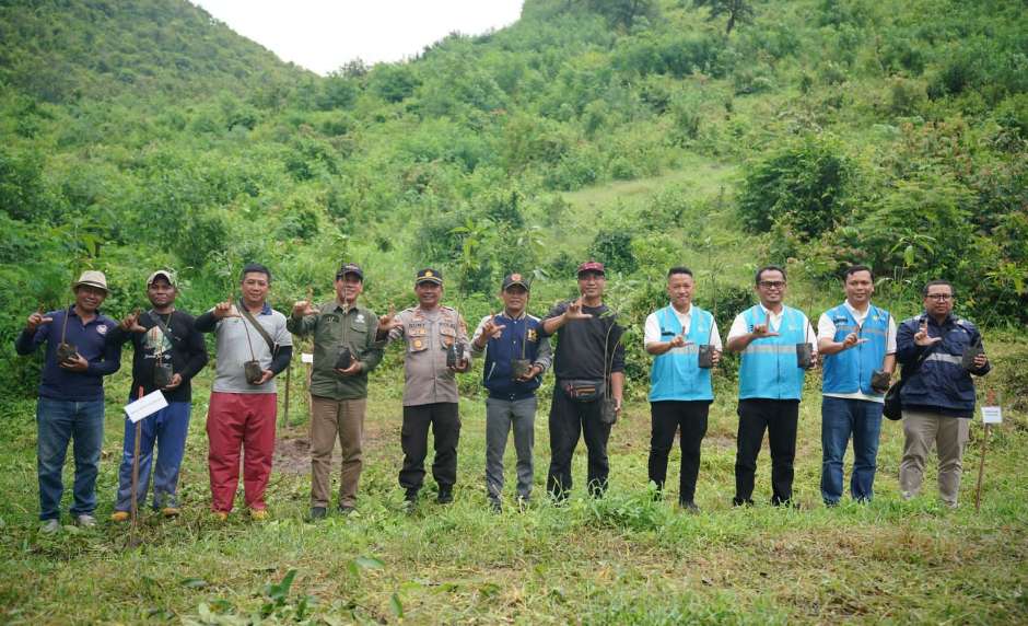 Rehabilitasi DAS Manni Sumbawa, PLN Tanam 30 Ribu Pohon