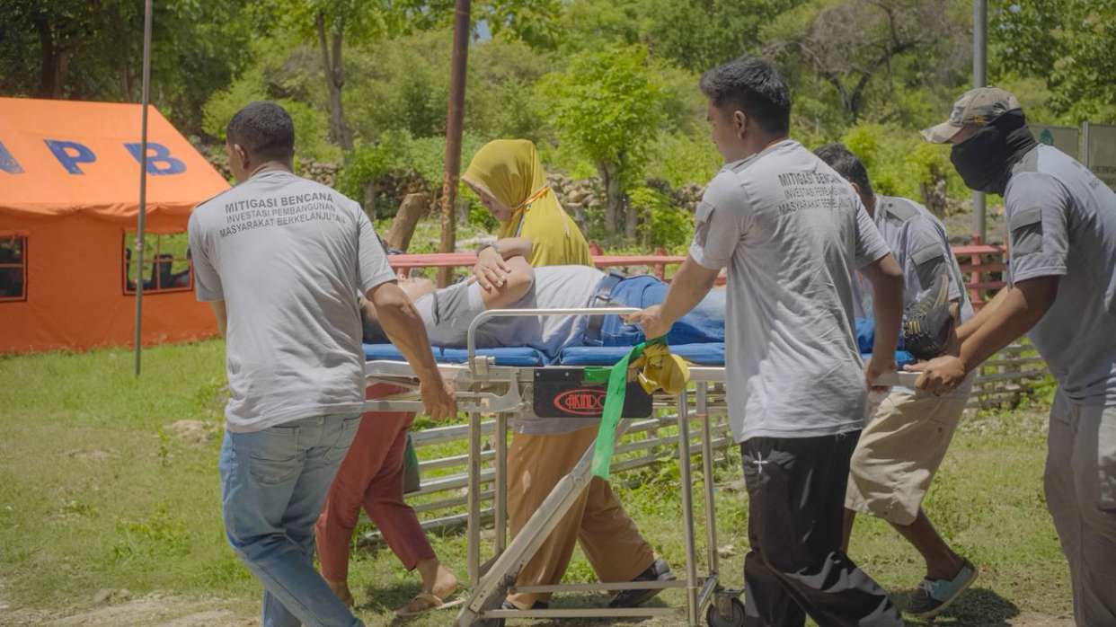 Mitigasi Bencana, PLN UIP Nusra Helat Simulasi di Desa Tablolong dan Lifuleo