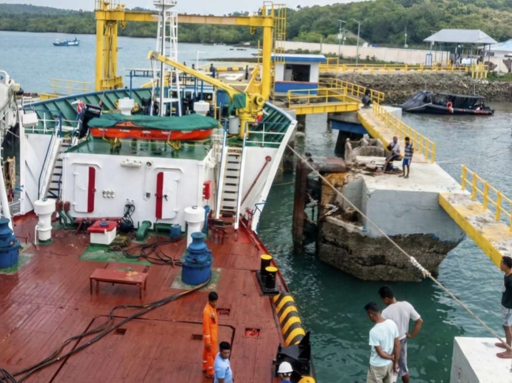 Jaga Nyala Listrik di Pulau Rote, PLN Pasok 1,8 Ton BBM via KN Nipa